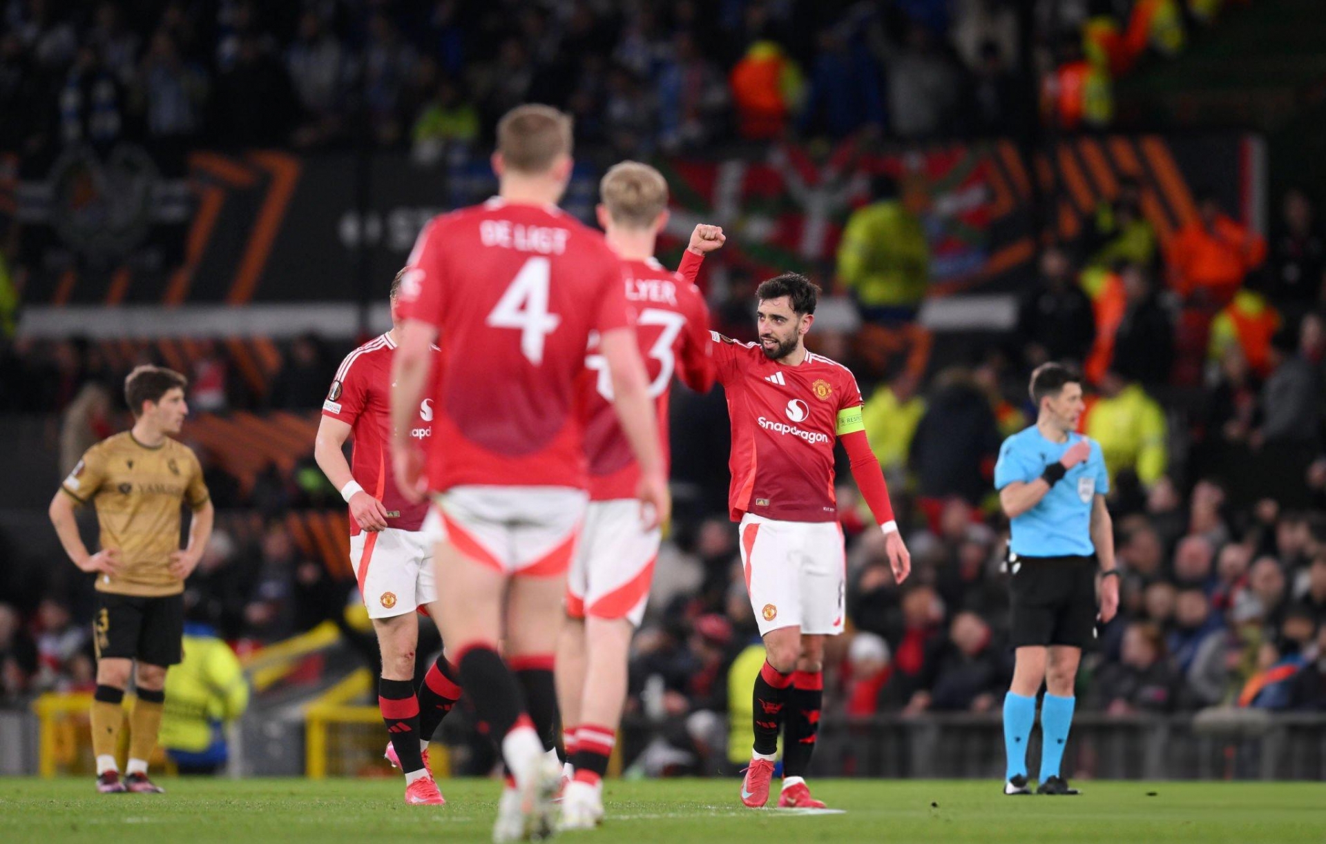 Bruno Fernandes tỏa sáng giúp Man Utd đánh bại Real Sociedad